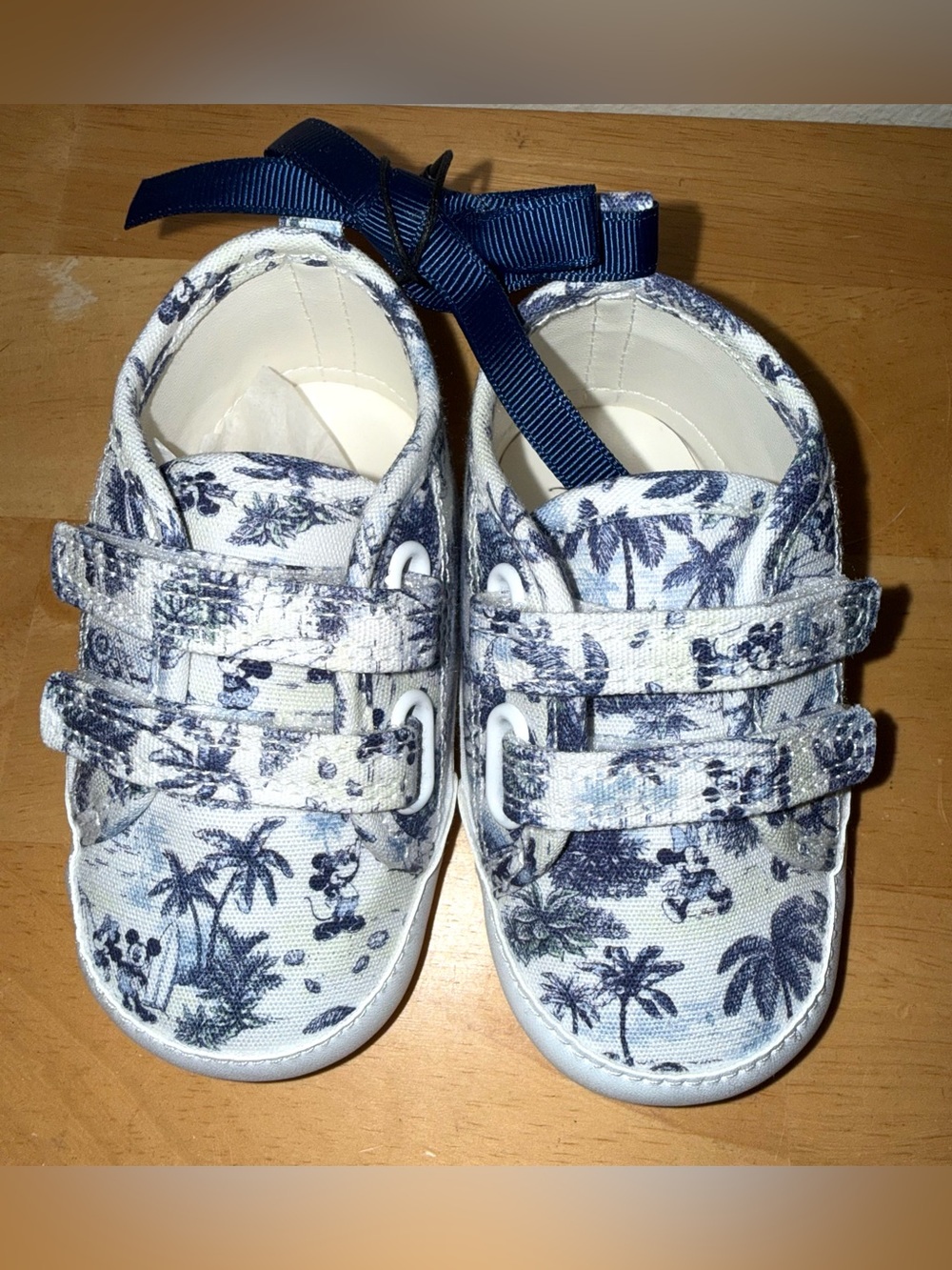 Janie and Jack x Disney Mickey Mouse Surf Toile Baby Sneaker, size 12-18 mos NWT